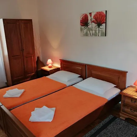 Lovely 2-Bedroom Apartment In Budva Exterior photo