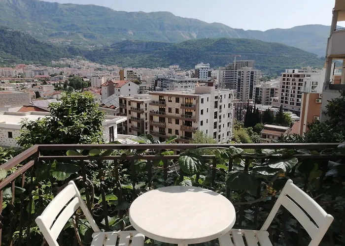 Lovely 2-Bedroom Apartment In Budva