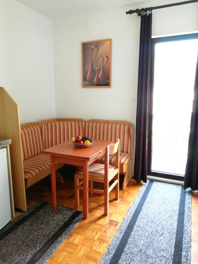Daire Lovely 2-bedroom In Budva